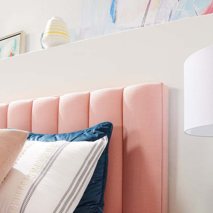 Kort &amp; Co. Lit plateforme rembourré Rain en tissu rose, capitonné - Queen Size | Lit plateforme rembourré Rain de Kort &amp; Co. en tissu rose capitonné - format grand lit