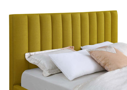 Kort &amp; Co. Lit plateforme rembourré Rain en tissu vert, capitonné - King Size | Lit plateforme rembourré Rain de Kort &amp; Co. en tissu vert capitonné - format très grand lit