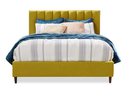 Kort &amp; Co. Lit plateforme rembourré Rain en tissu vert, capitonné - Queen Size | Lit plateforme rembourré Rain de Kort &amp; Co. en tissu vert capitonné - format grand lit