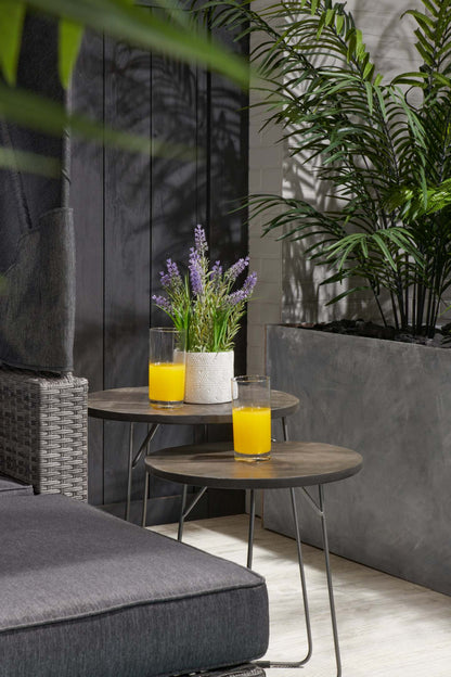 Remmi 18 2-Pack Nesting Accent Tables - Gris sable et gris métallisé |2 tables d'appoint gigognes Remmi de 18 po - gris sable et gris métallisé