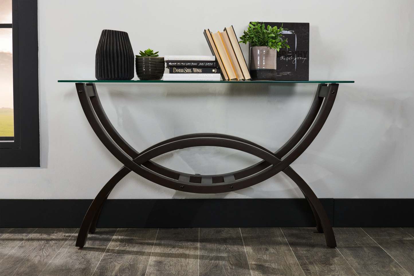 Ricci 48 Table de canapé moderne avec plateau en verre – Espresso avec pieds arqués | Table de salon moderne Ricci de 48 po avec dessus en verre - espresso avec pattes arquées