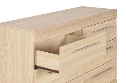 Commode à 6 tiroirs pour chambre à coucher Riley, 49 L x 31 H, fabriquée au Canada - Naturel | Commode de chambre à coucher Riley de 49 po (L) x 31 po (H) à 6 tiroirs, fabriquée au Canada - naturelle