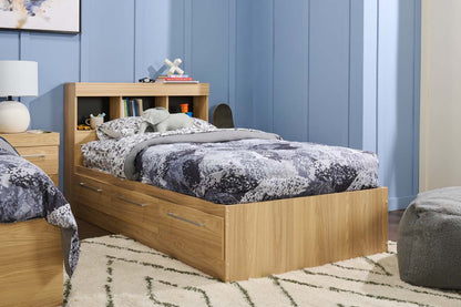 Ensemble de lit Riley Mates avec tête de lit bibliothèque pour enfants, fabriqué au Canada, naturel - taille simple | Lit matelot Riley fabriqué au Canada avec ensemble de tête de lit bibliothèque pour enfants, naturel - format lit simple