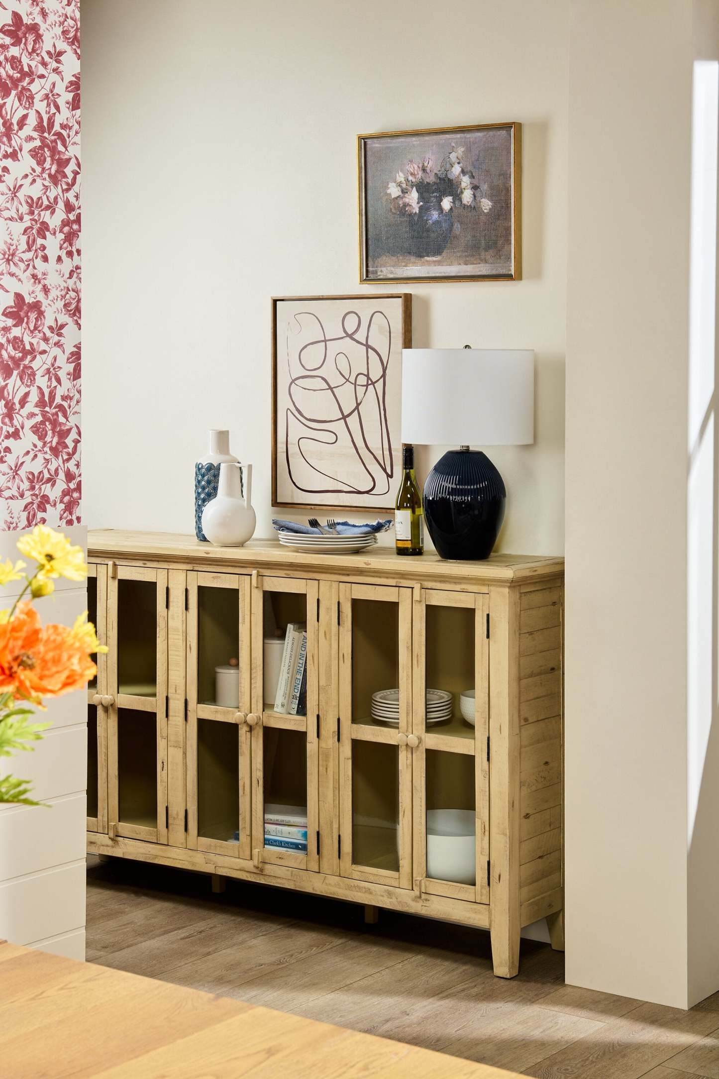 Rocco 70 6-Door Large Accent Cabinet - Crème|Grande armoire décorative Rocco de 70 po avec 6 portes - crème