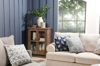 Rocco 32 Armoire d'appoint 2 portes - Bois naturel|Armoire décorative Rocco de 32 po avec 2 portes - bois naturel