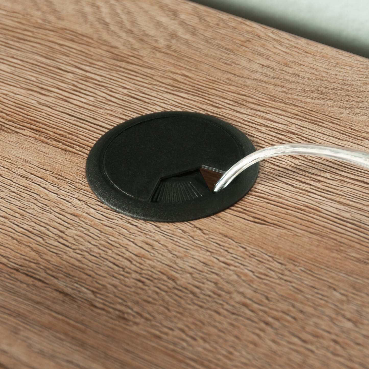 Rollingwood 54.02 Commercial Grade Writing Office Desk with 3-Drawers - Brushed Oak|Bureau de travail Rollingwood de 54,02 po de qualité commerciale à 3 tiroirs - chêne brossé