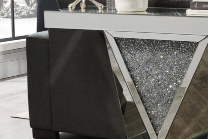 Rosie 47.5 Glam Mirror &amp; Glass Top Sofa Table - Silver Metal with Diamond Look Legs|Table de salon somptueuse Rosie de 47,5 po avec dessus en miroir et en verre - métal argenté avec pattes à apparence de diamant