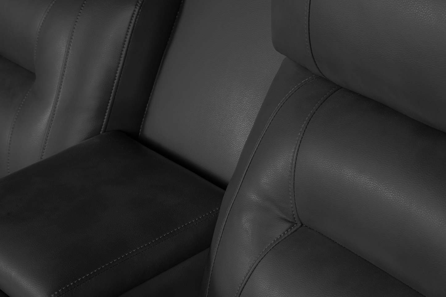 Causeuse à inclinaison électrique Ryker de 72,24 po en tissu d’apparence cuir avec console de rangement et ports USB - grise