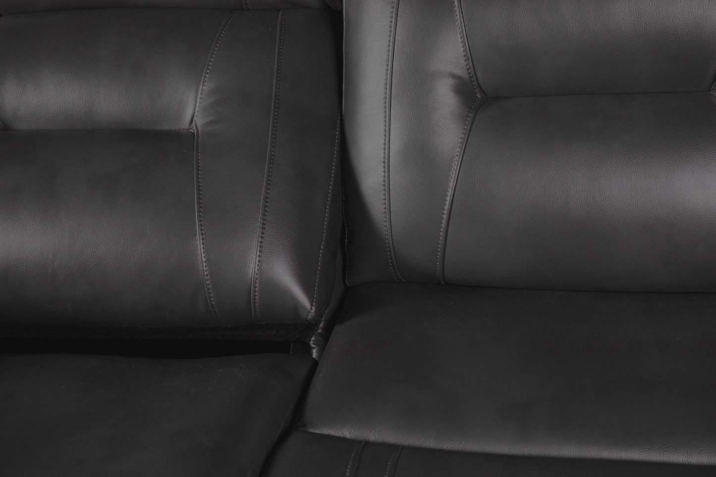 Canapé à inclinaison électrique Ryker de 82,5 po en tissu d'apparence cuir avec accoudoirs de rangement et ports USB - gris