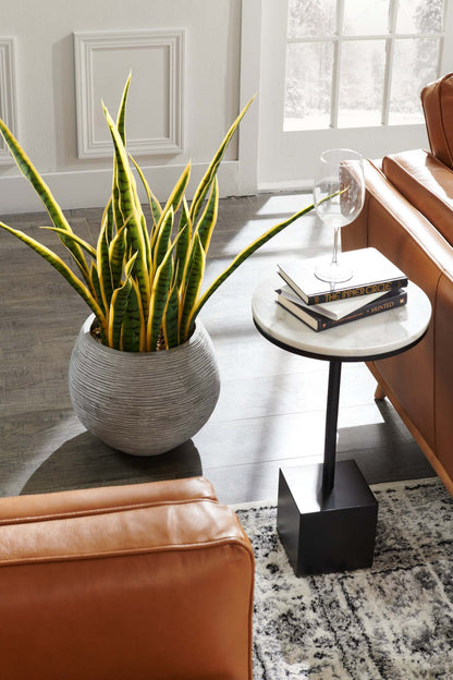 Sabrina 14 Accent Table - Black with White Marble Look Top|Table d'appoint Sabrina de 14 po - noire avec dessus en imitation de marbre blanc