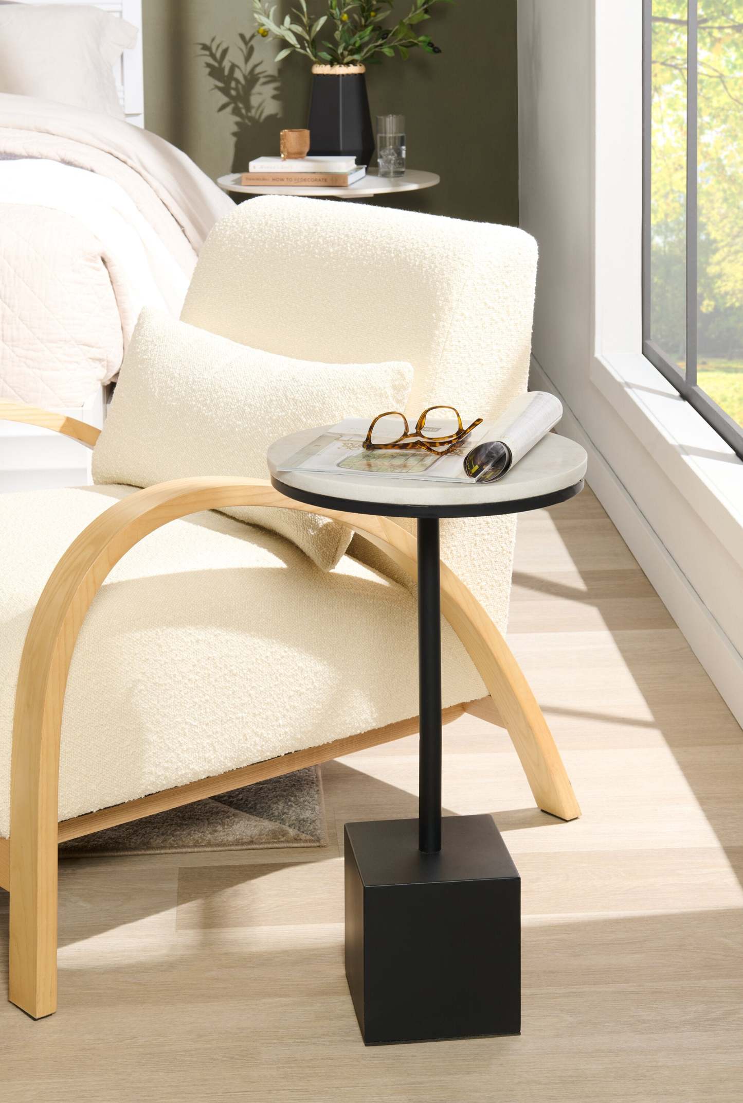 Sabrina 14 Accent Table - Black with White Marble Look Top|Table d'appoint Sabrina de 14 po - noire avec dessus en imitation de marbre blanc