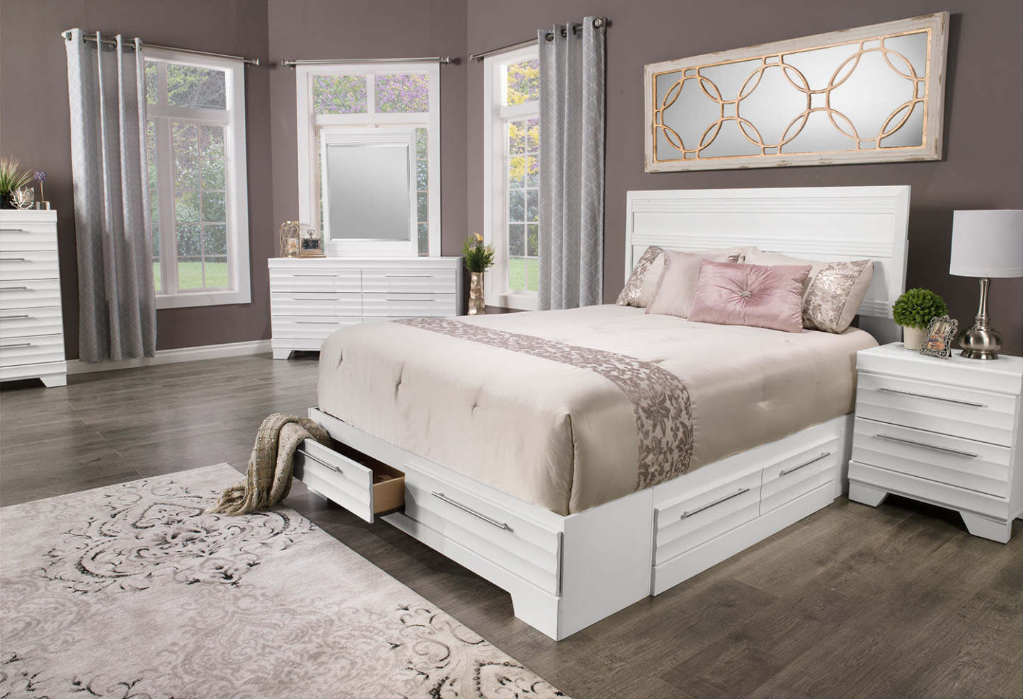 Ensemble de chambre à coucher Olivia 5 pièces avec rangement complet, commode et table de nuit – Blanc|Ensemble Olivia 5 pièces avec lit double de rangement, commode verticale et table de nuit - blanc