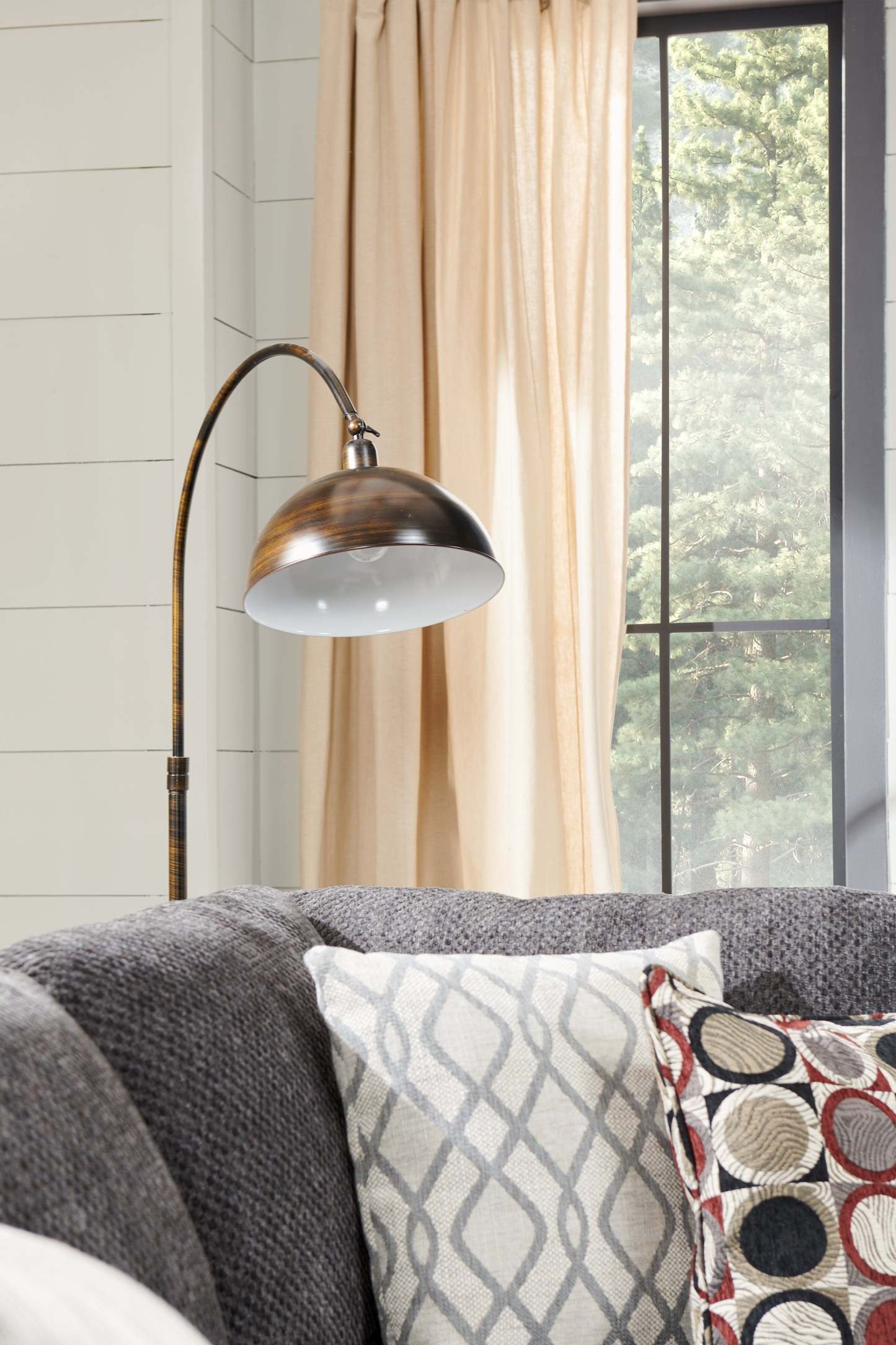 62.75 Bean Lampadaire en métal bronze avec tête de lampe réglable|Lampe à pied de 62,75 po en métal bronze haricot avec tête de lampe réglable