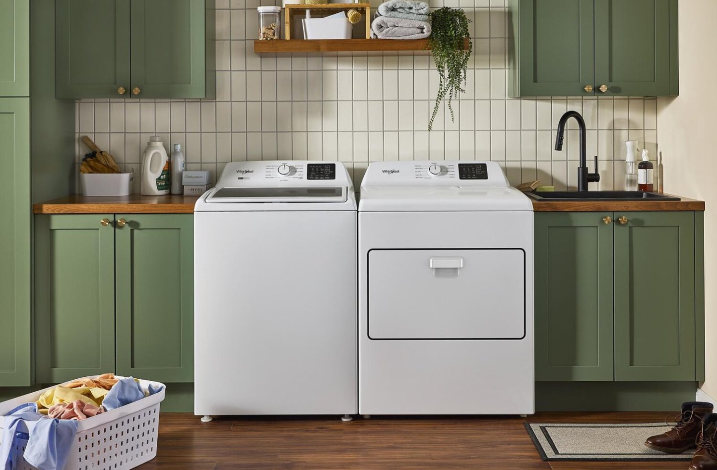 Laveuse à chargement par le haut 4,8 pi3 et sécheuse électrique 7 pi3 avec détection automatique de Whirlpool - blanches