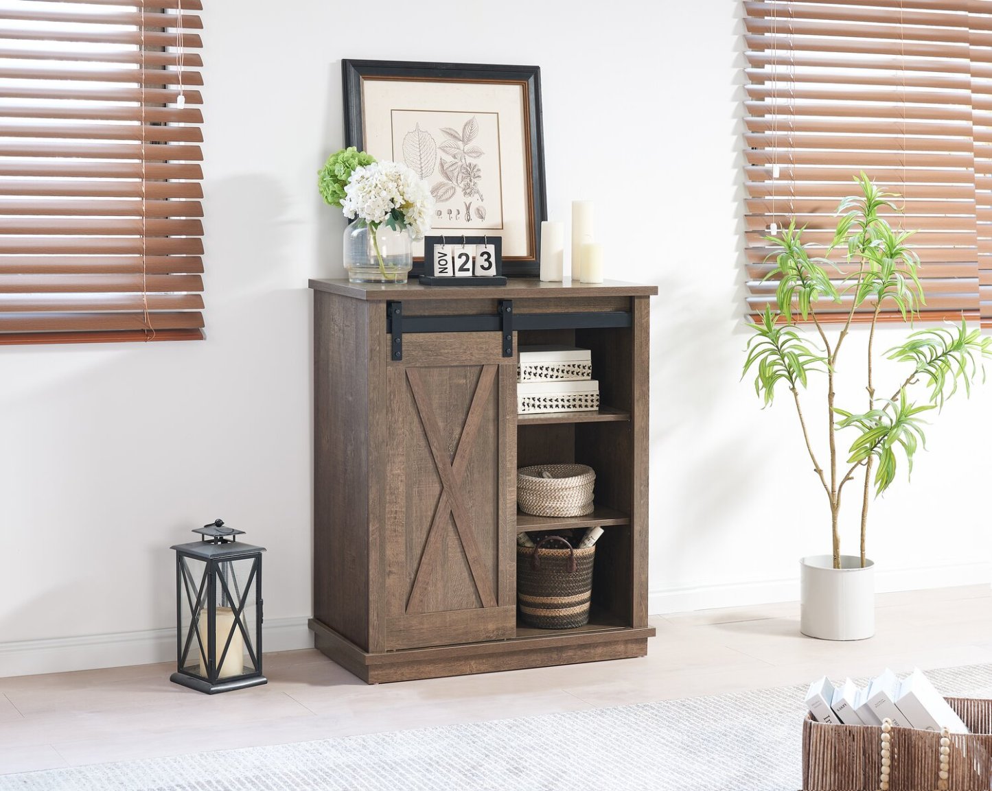 Armoire d'appoint Bristow 31" avec tablettes et porte de grange coulissante - Chêne noyer | Armoire décorative Bristow de 31 po avec tablettes et porte de grange coulissante - chêne noyer | BRIBRACC