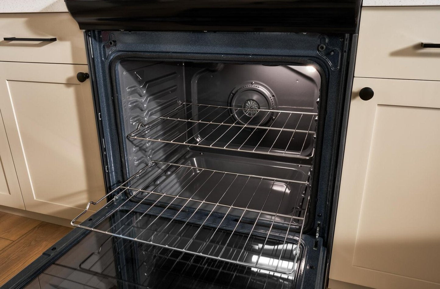 Whirlpool 6,4 pi3 Cuisinière à induction avec friture à air sans préchauffage - acier inoxydable - WSIS5030RZ | Cuisinière à induction Whirlpool de 6,4 pi3 avec friture à air sans préchauffage - acier inoxydable - WSIS5030RZ | SMSI503Z