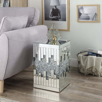 Lori 12 Mirrored Accent Table with Crystals - Silver|Table d'appoint Lori de 12 po en miroir avec cristaux - argentée