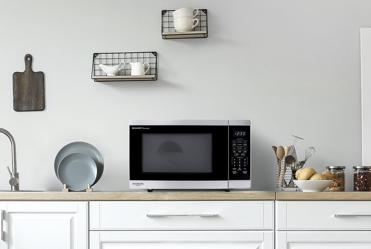 Pointu 1,4 Cu. Fort. Micro-ondes de comptoir Carousel® avec technologie inverseur - Acier inoxydable - SMC1464KSC | Four à micro-ondes de comptoir Sharp de 1,4 pi3 avec plateau tournant CarouselMD et technologie InverterMD - SMC1464KSC | SMC146SC