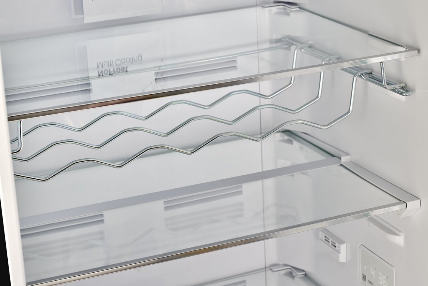 Réfrigérateur Classic Rétro par Unique de 24 po et de 12 pi3 à congélateur inférieur - noir minuit - UGP-340L B AC | U340LBAC