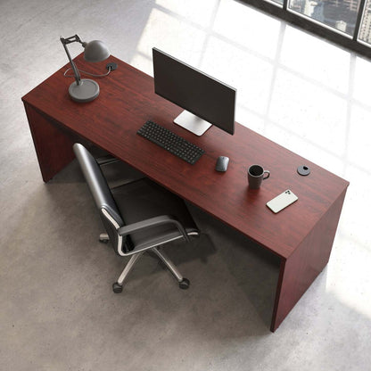 Affirm 71.10 Commercial Grade Office Desk - Cerisier classique|Bureau Affirm de 71,10 po de qualité commerciale - cerisier classique