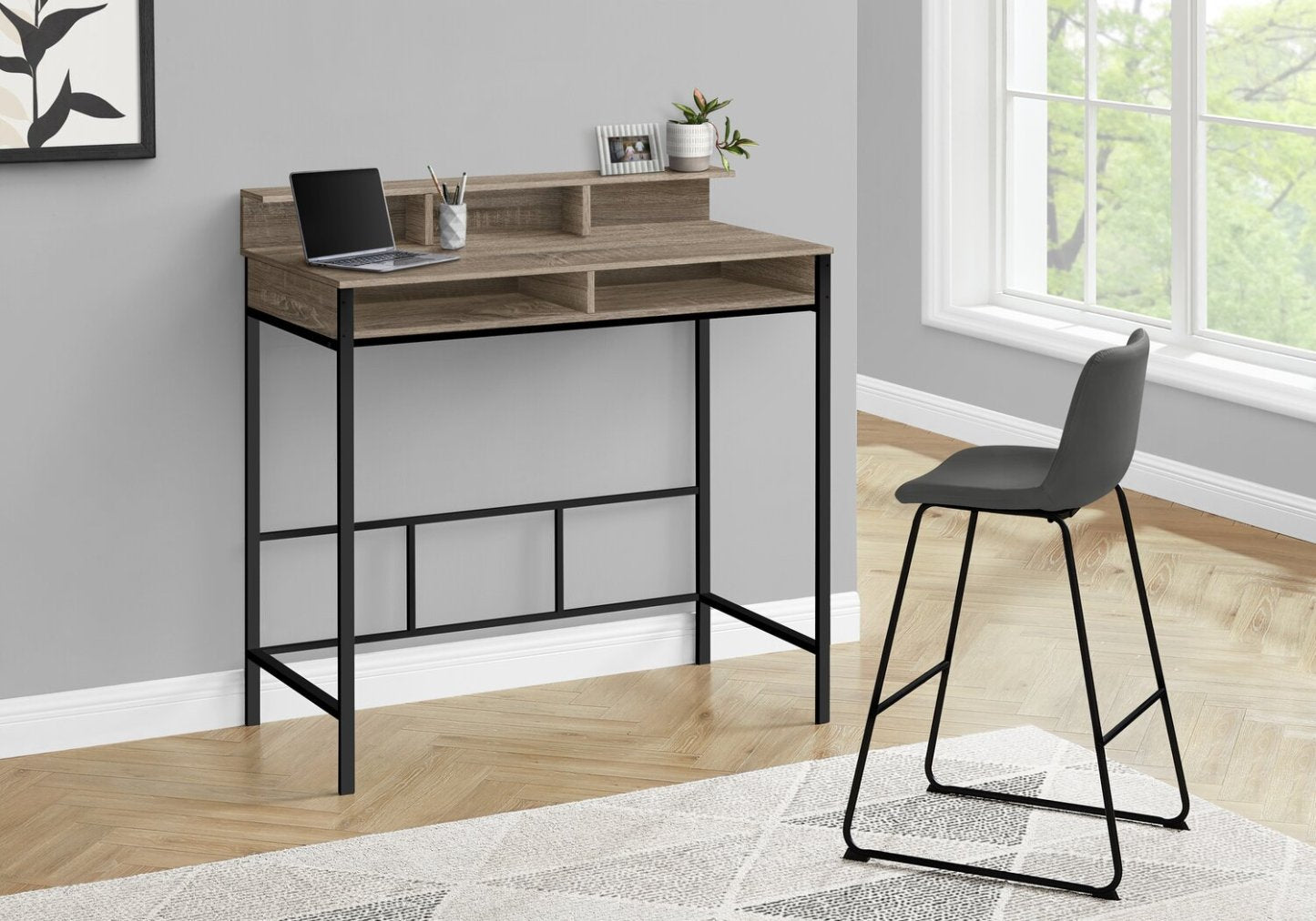Bureau debout Melissa 47.25 avec compartiments - Taupe foncé|Bureau debout Melissa de 47,25 po à compartiments - taupe foncé