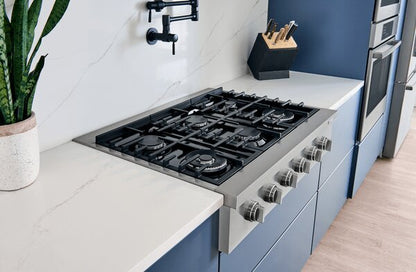 Table de cuisson à gaz à 6 brûleurs Bosch série 800 36 - RGM8658UC | Surface de cuisson à gaz Bosch de série 800 de 36 po à 6 brûleurs– RGM8658UC | RGM8658C