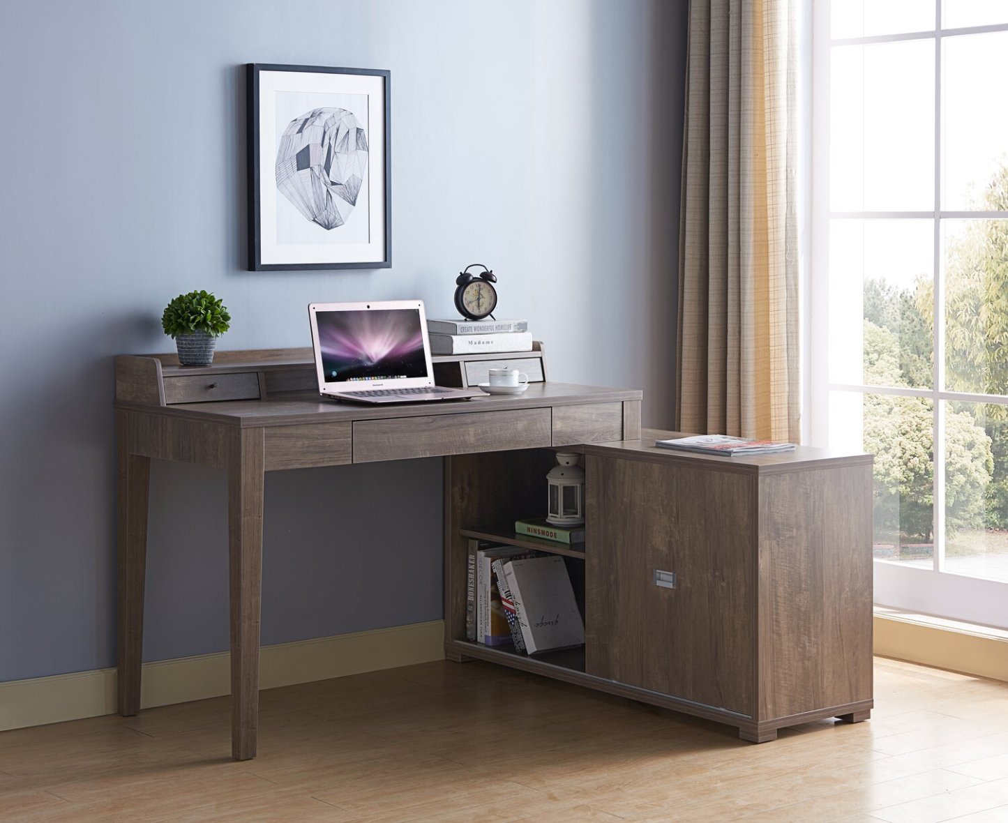 Bureau réversible Jude 55 avec 3 tiroirs et armoire- Noisette|Bureau réversible Jude de 55 po à 3 tiroirs avec armoire - noisette