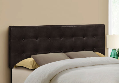 Tête de lit rembourrée Estel en tissu de cuir végétalien marron, capitonné à boutons - Queen Size | Tête de lit rembourrée Estel en tissu de cuir végétalien brun avec capitonnage à boutons - format grand lit