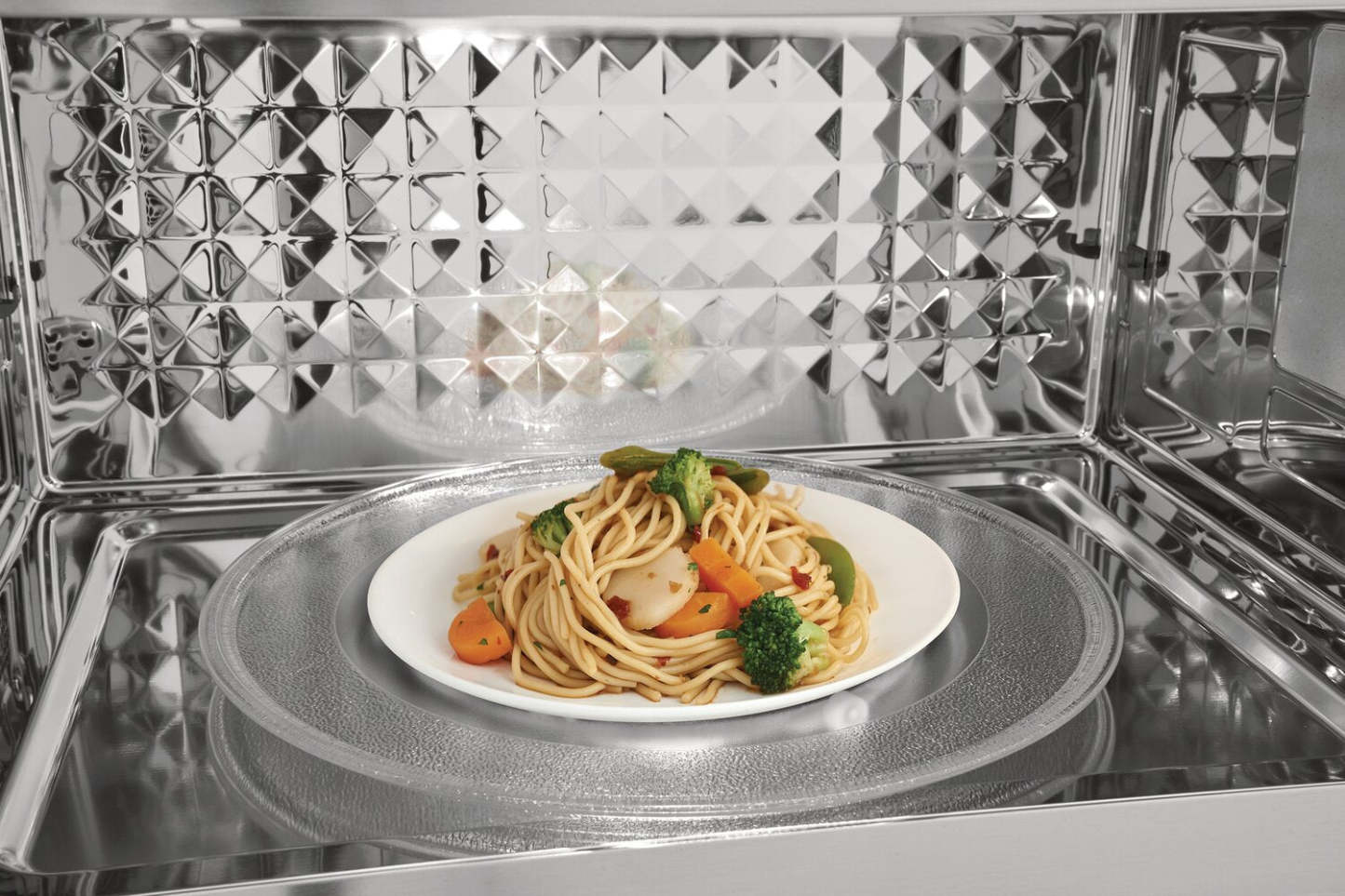 Galerie Frigidaire 1,9 Cu. Fort. Four à micro-ondes avec cuisson par convection et cuisson par capteur - Sm… | Four à micro-ondes à hotte intégrée Frigidaire Gallery de 1,9 pi³ avec cuisson par convection et cui…