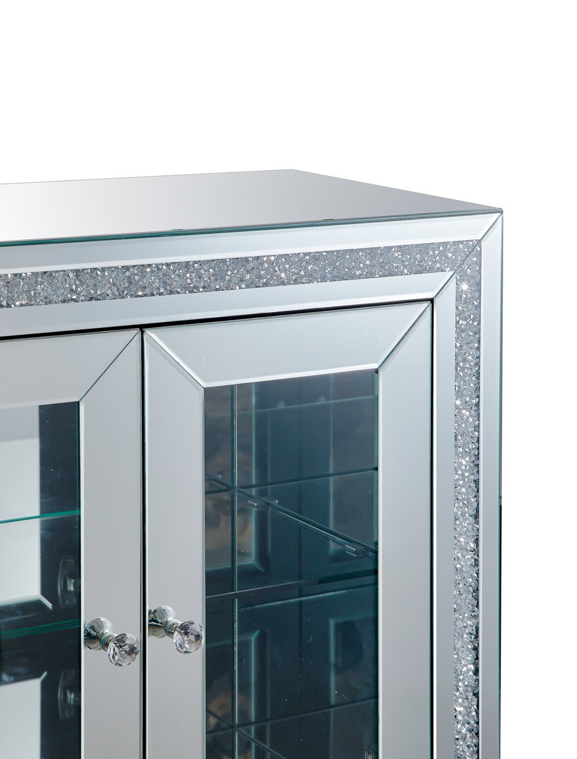 Armoire d'appoint Roxie 31,5" avec portes en verre et éclairage LED - Argent | Armoire décorative Roxie de 31,5 po avec portes en verre et éclairage à DEL - argentée | ROXIEACC