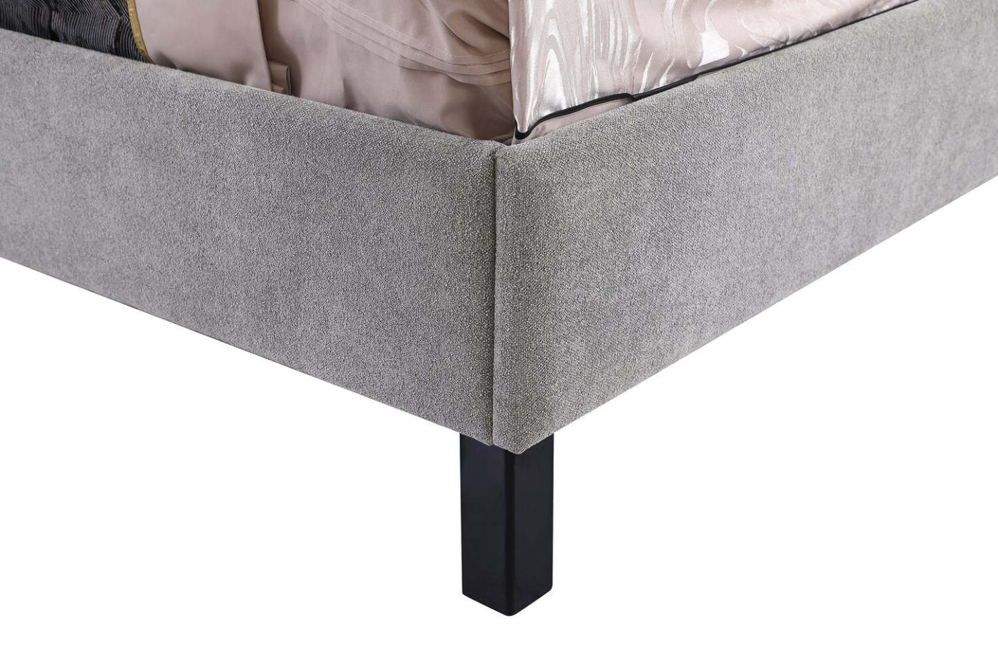 Lit plateforme Amos rembourré en tissu gris avec tête de lit capitonnée - format très grand lit | Amos Upholstered Platform Bed in Grey Fabric with Tufted Headboard - King Size
