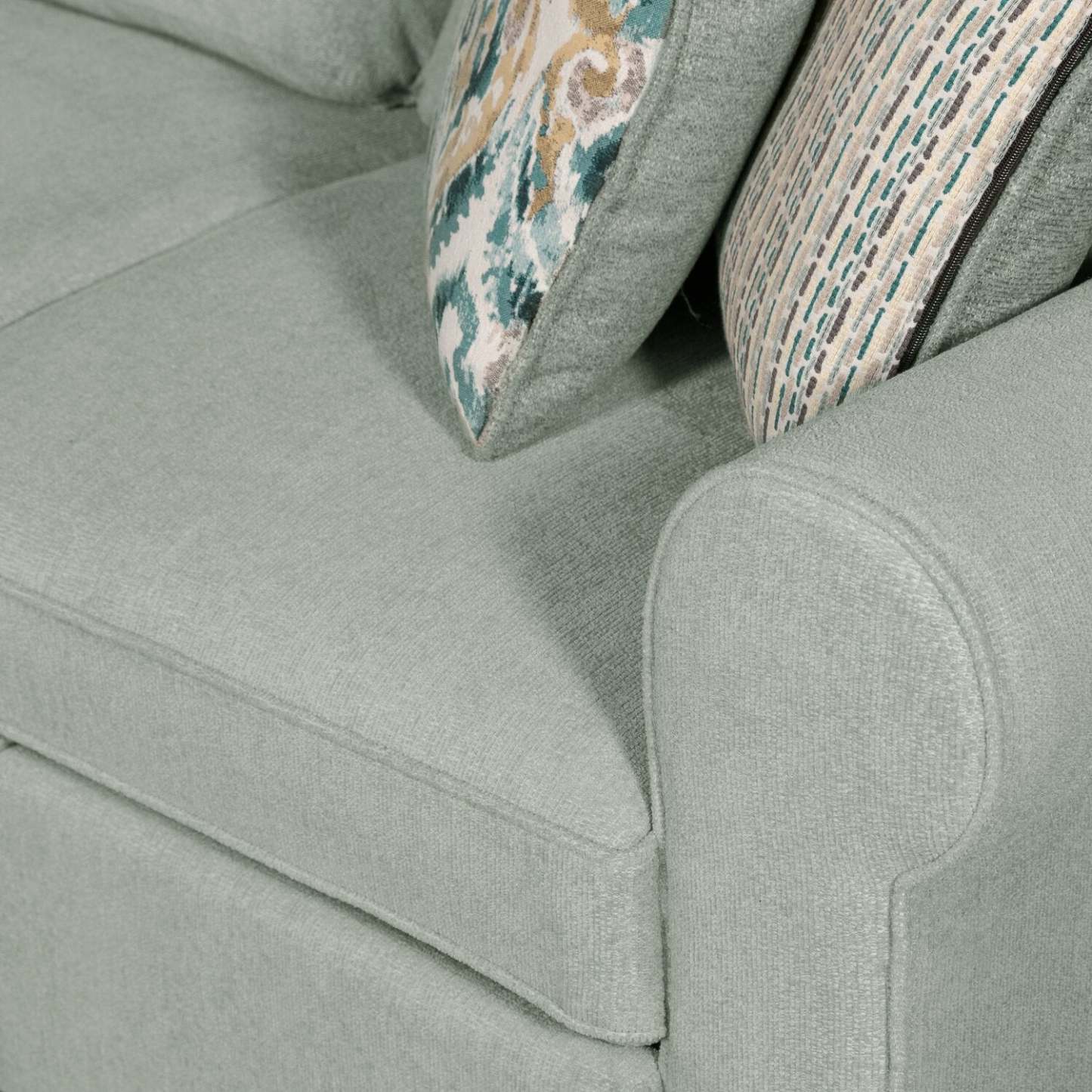 Scott Living Haven 2-Piece Right-Facing Chenille Fabric Sectional - bleu écume de mer | Sofa sectionnel de droite Haven de Scott Living 2 pièces en tissu de chenille - bleu écume de mer