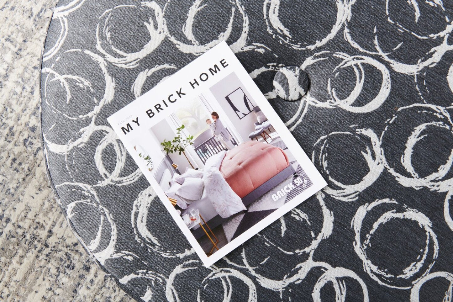 Pouf The Curve 31 en tissu, fabriqué au Canada par Sofa Lab (CURV1163) | Personnalisable