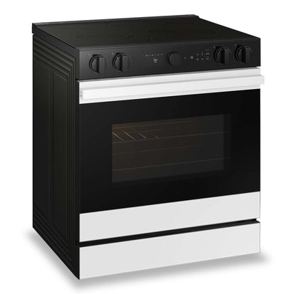 Cuisinière électrique intelligente encastrée Samsung de 6,3 pi³ avec caméra de quatre - verre blanc - NSE6DB870012AC | Samsung 6,3 Cu. Fort. Cuisinière électrique intelligente encastrable avec caméra de four - Verre blanc - …
