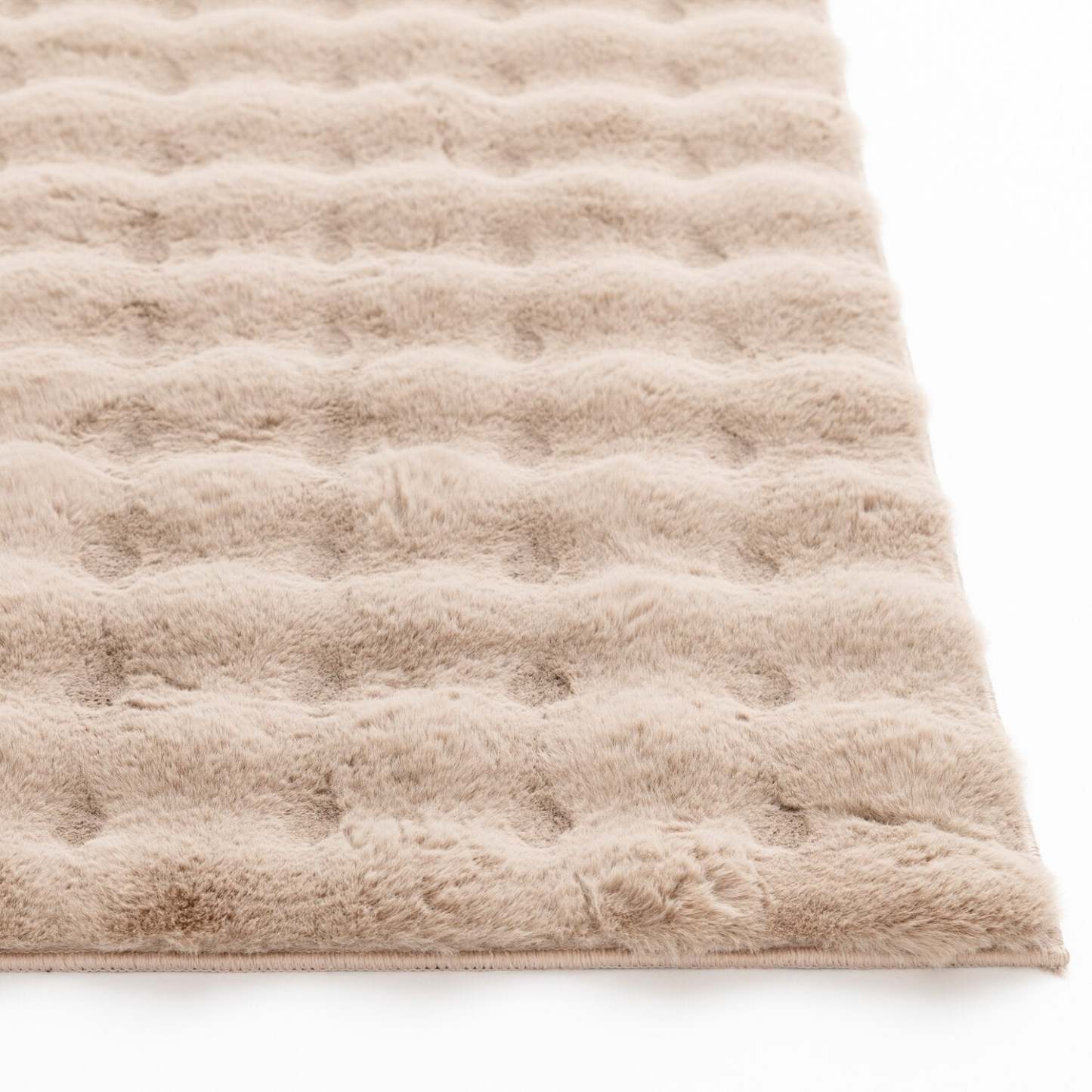 Tapis en fausse fourrure taupe à bulles avec envers en mousse à mémoire de forme – 5' x 7' | Tapis Bubble en fausse fourrure taupe avec revers en mousse à mémoire de forme - 5 pi x 7 pi | BUBBTP06