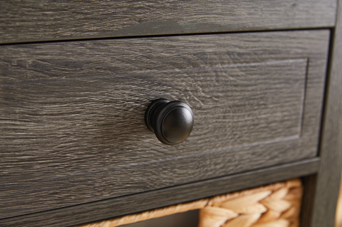 Jon 15.5 Chairside Table with 2 Basket &amp; Drawer - Distressed Grey|Table de fauteuil Jon de 15,5 po avec 2 paniers et tiroir - gris vieilli