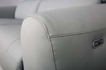 Sofa à inclinaison électrique Gianna de 76 po en cuir véritable avec appuie-têtes électriques et ports USB - bleu spa