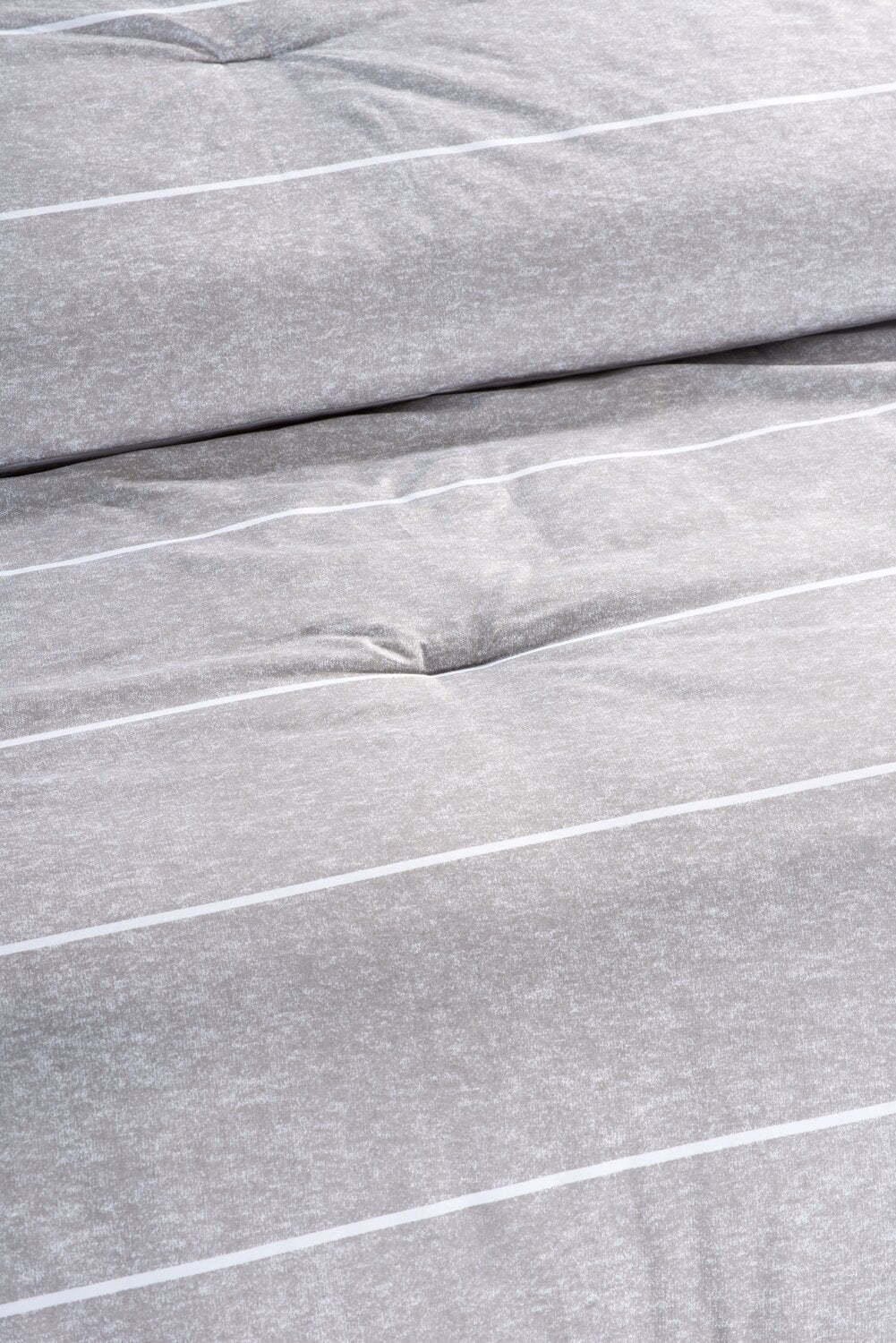 Stripes 3-Piece King Comforter Set - Grey| Ensemble d'édredon Stripes 3 pièces pour très grand lit - gris | STRPE3KG