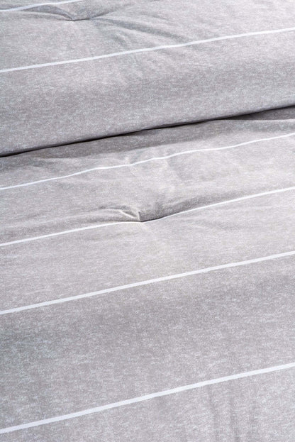 Stripes 3-Piece King Comforter Set - Grey| Ensemble d'édredon Stripes 3 pièces pour très grand lit - gris | STRPE3KG