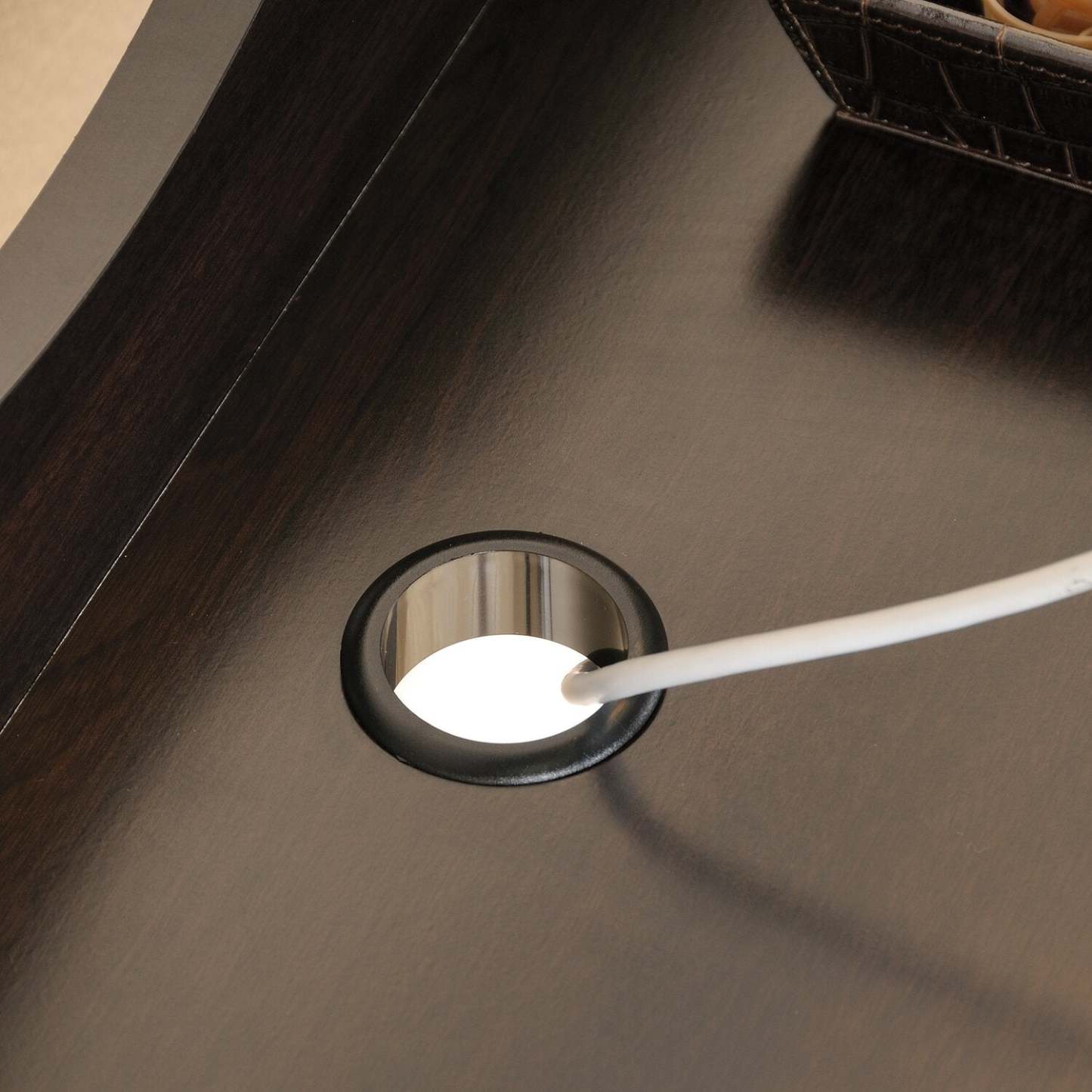 Bureau traditionnel Murray de 53 po avec dessus relevable et rangement - brun foncé