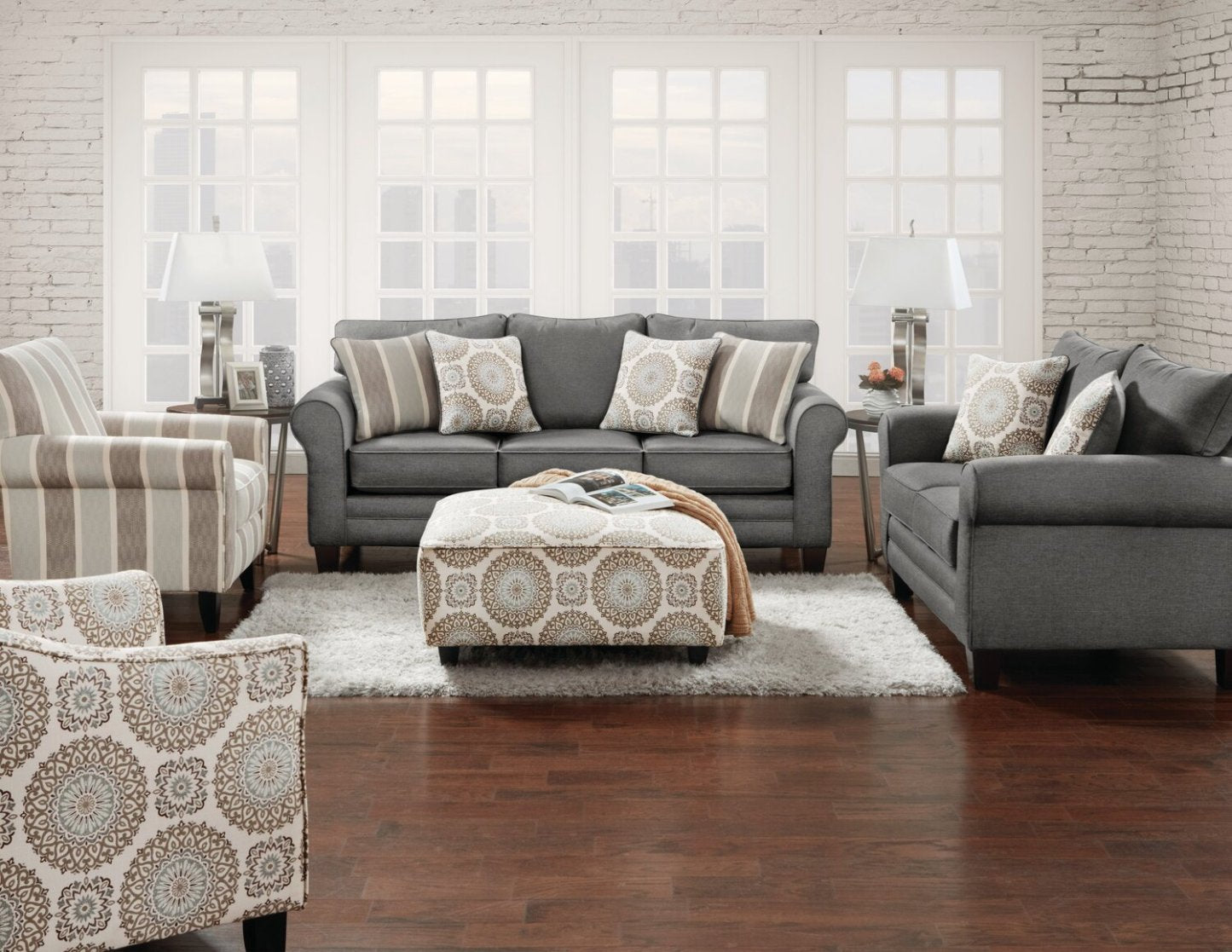 Fauteuil d’appoint Tula de 35 po fabriqué au Canada en tissu avec accoudoirs évasés - crépuscule multicolore