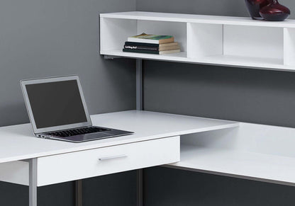 Oaklee 59 Bureau d'angle en forme de L avec huche - Blanc|Bureau en coin en forme de L Oaklee de 59 po avec crédence - blanc