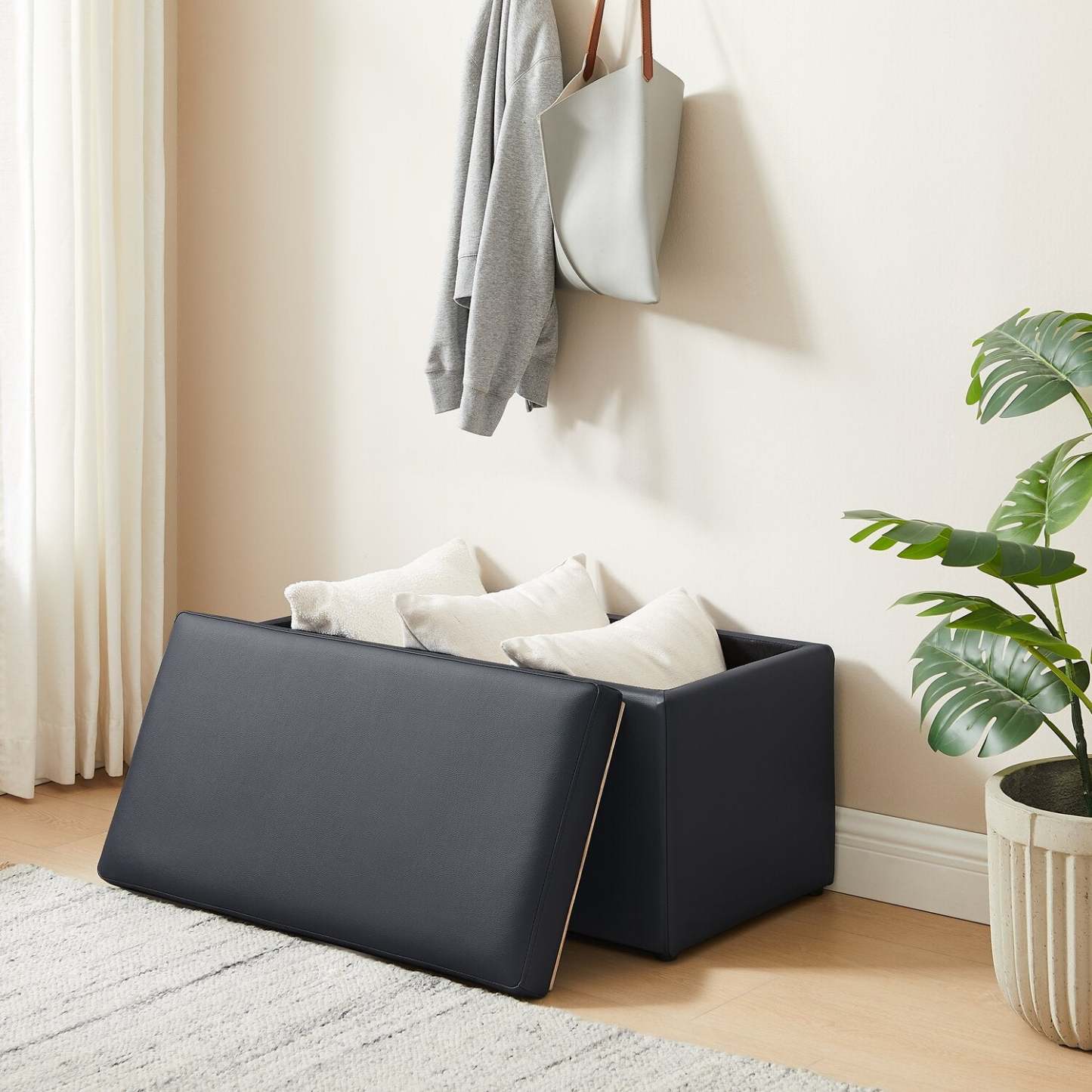 Edmonton 32 Storage Ottoman - Navy Faux Leather|Pouf de rangement Edmonton de 32 po - similicuir bleu marine
