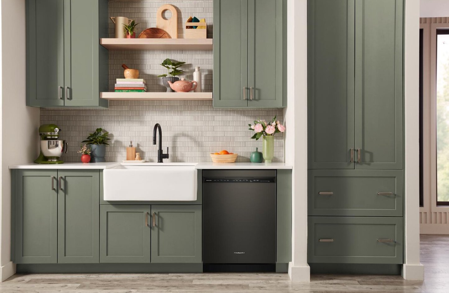 Lave-vaisselle KitchenAid de 24 po et de 41 dBA avec 3e panier à jets - minerai noir - KDFS324SBE