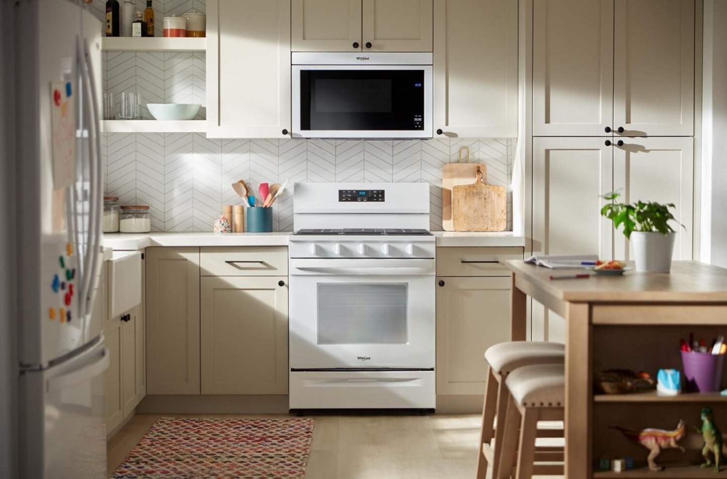 Cuisinière à gaz Whirlpool de 5 pi³ avec friture à air et autonettoyage - blanche - WFGS5030RW | WFGS50RW