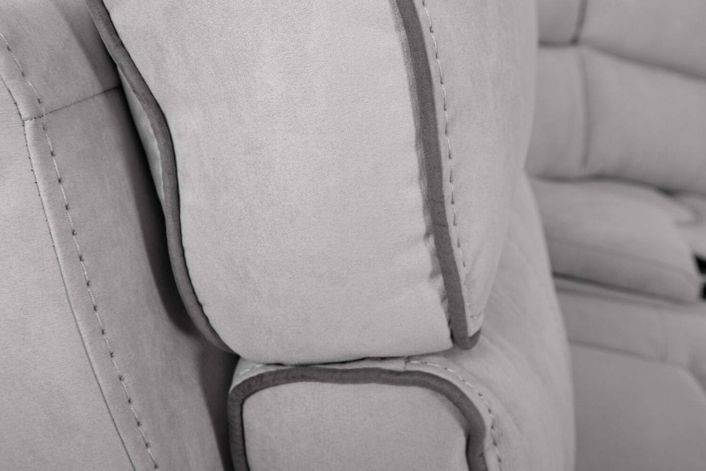 Cindy Crawford Home Newport 6-Piece Faux Suede Power Reclining Sectional with Armless Reclining Chair - Grey | Sofa sectionnel à inclinaison électrique Newport de Cindy Crawford Home 6 pièces en suédine avec fauteuil inclinable sans accoudoirs - gris