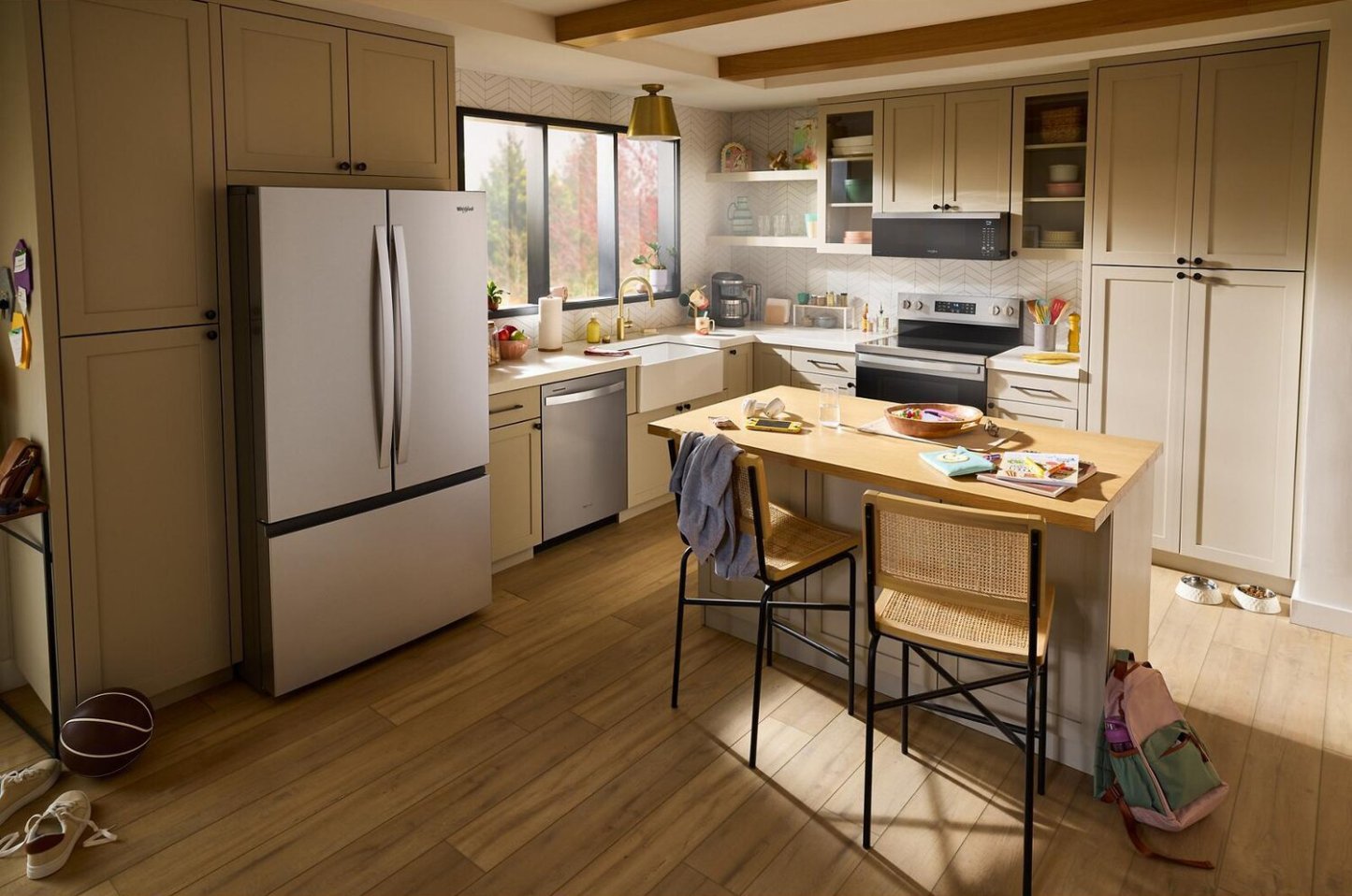 Whirlpool 36 30.5 Cu. Ft. French-Door Refrigerator with Interior Water Dispenser - Stainless Steel - WRFF3336SZ | Réfrigérateur Whirlpool de 36 po et de 30,5 pi³ à portes françaises avec distributeur d’eau - acier inoxydable - WRFF3336SZ | WRFF333Z