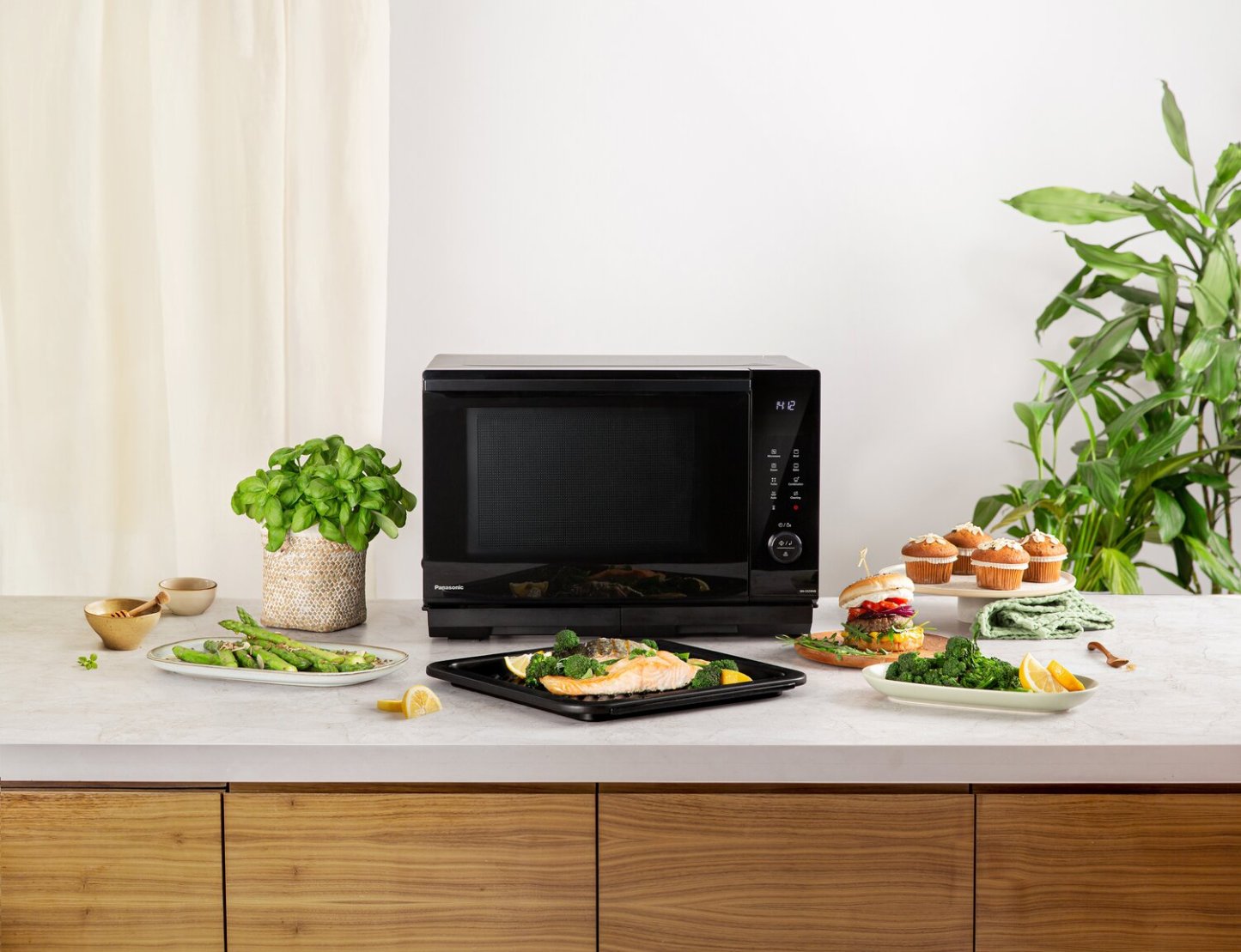 Panasonic 1 Cu. Fort. Micro-ondes de comptoir avec four à vapeur combiné et cavité plate de grande surface – Noir… | Four à micro-ondes de comptoir Panasonic de 1 pi³ avec quatre à la vapeur combiné et grande cavité de …