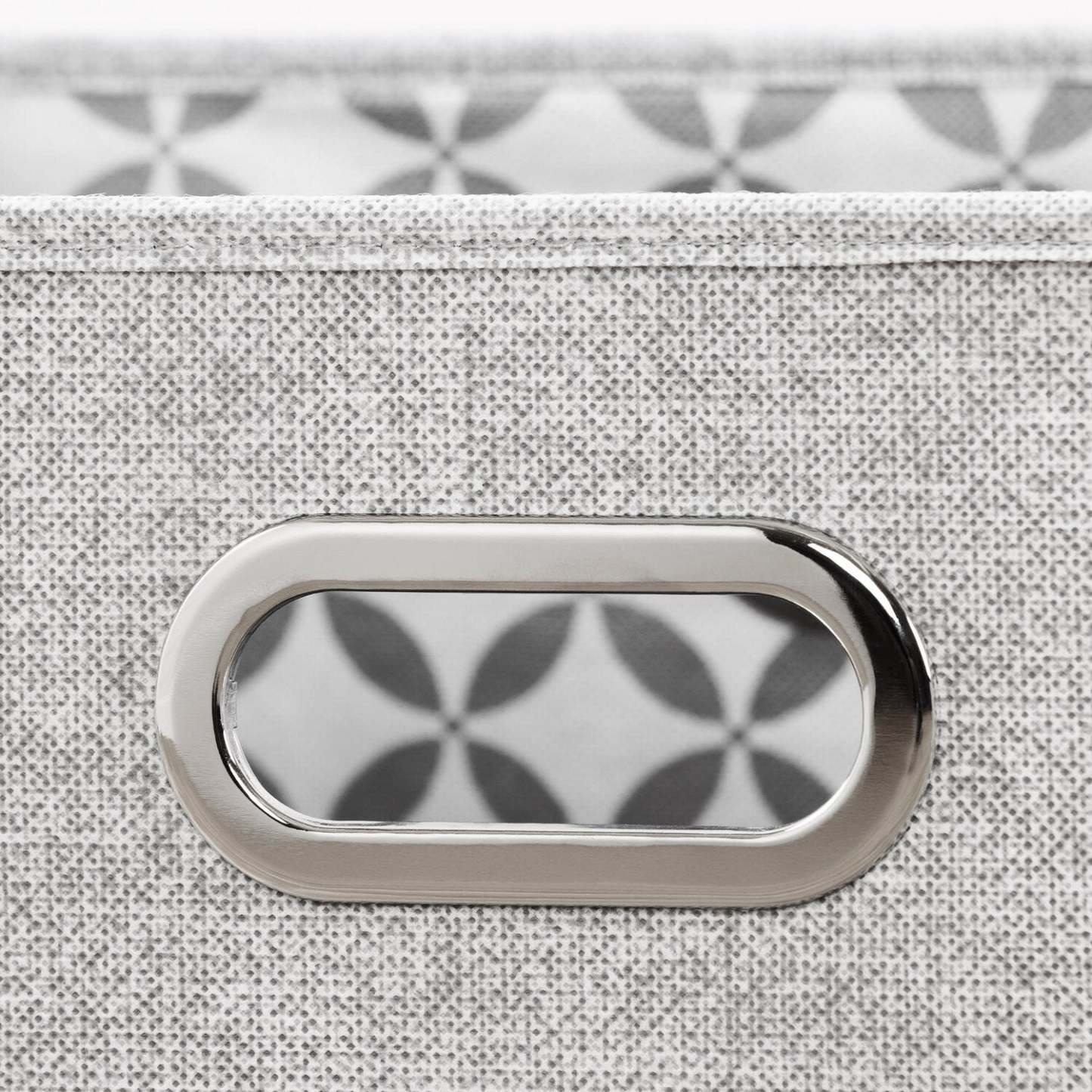 Lit plateforme Everley avec rangement et paniers intégrés, chêne patiné et noir mat - taille simple | Lit plateforme Everley avec rangement et paniers intégrés, chêne vieilli et noir mat - format lit simple