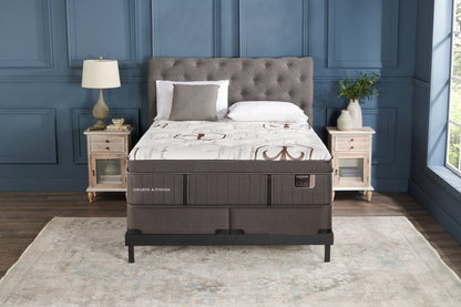 Stearns & Foster Founders Collection Cardiff City Eurotop King Mattress Set | Ensemble Eurotop Cardiff City de la collection Founders de Stearns & Foster pour lit king | CRDCTYKP